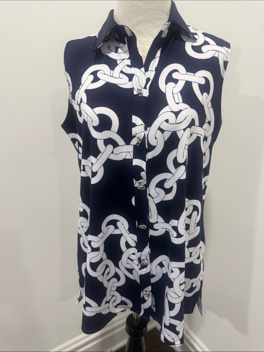 Susan Graver Sleeveless Navy and white Nautical Chain-Print Button-Front Shirt S